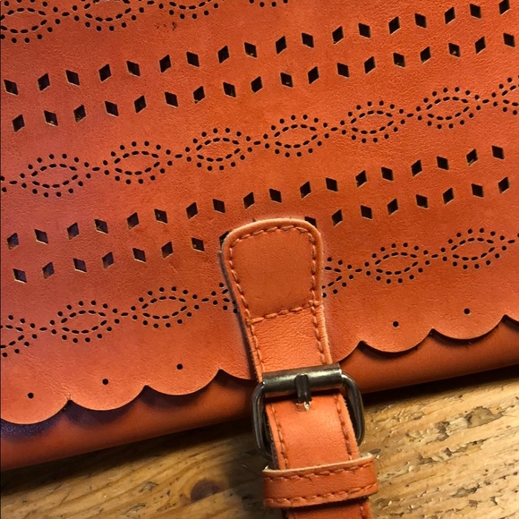 Classic clutch 💞🌺 - Picture 3 of 4